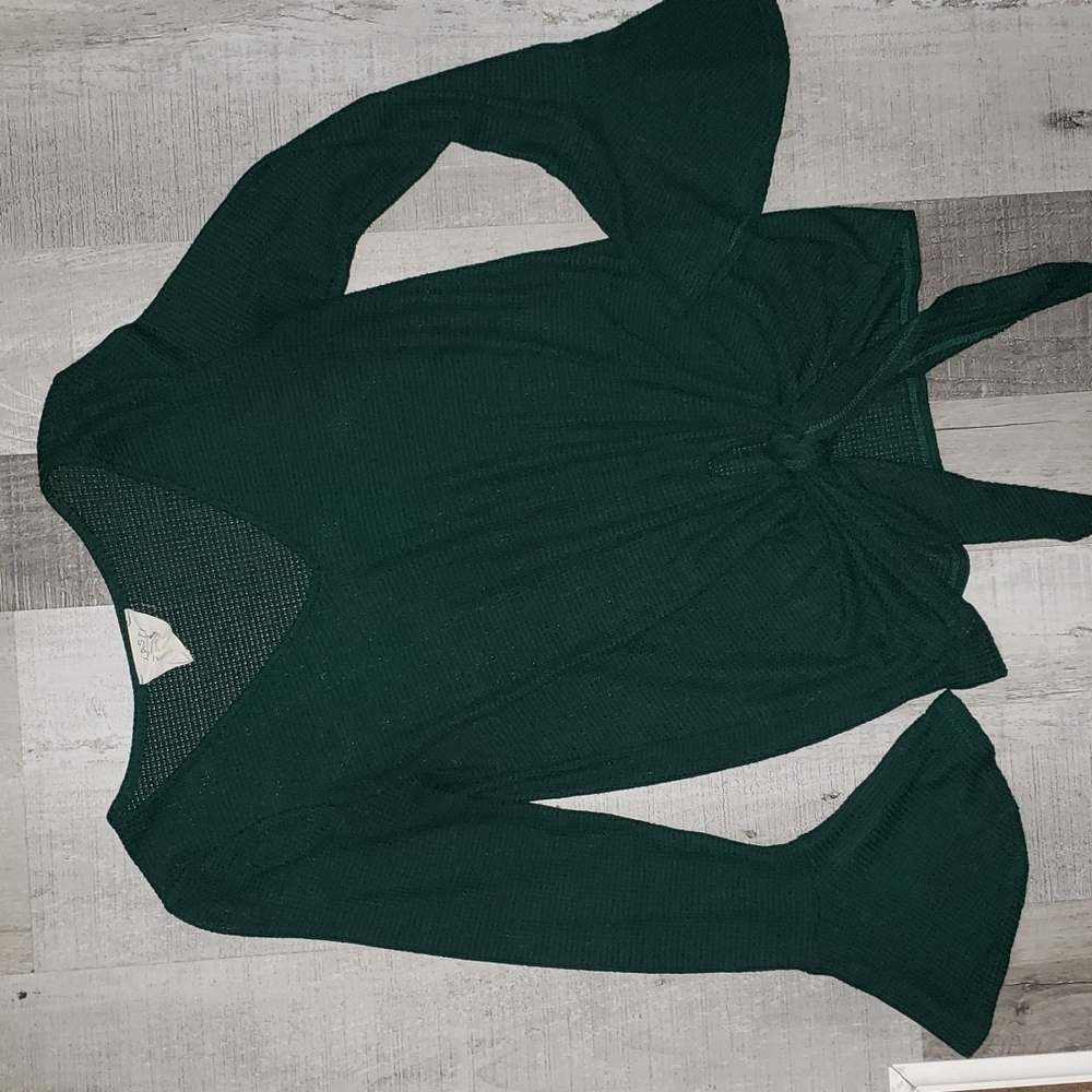 🥳 Green sweater